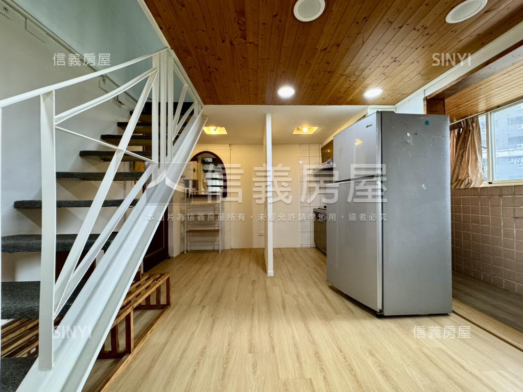 冠德住易Ｂ區挑高２房房屋室內格局與周邊環境