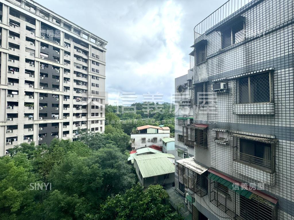 冠德住易Ｂ區挑高２房房屋室內格局與周邊環境