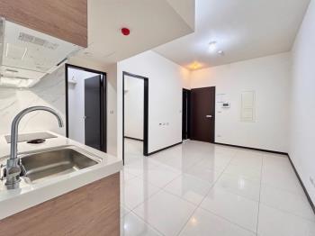 國鉅富高樓三房車位