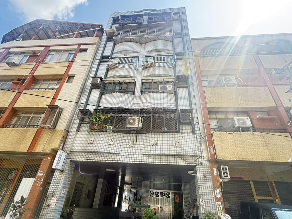 鳳西國小精緻裝潢三房平車房屋室內格局與周邊環境