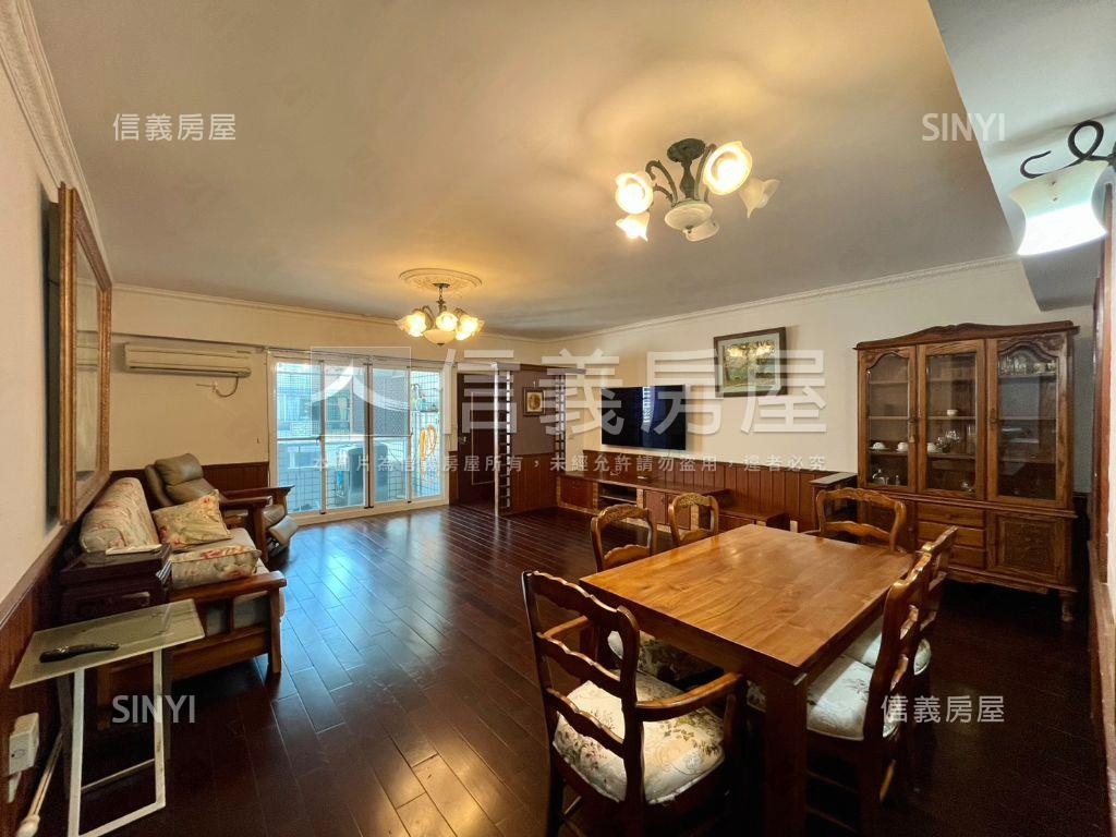 近成大朝南次頂大三房平車房屋室內格局與周邊環境