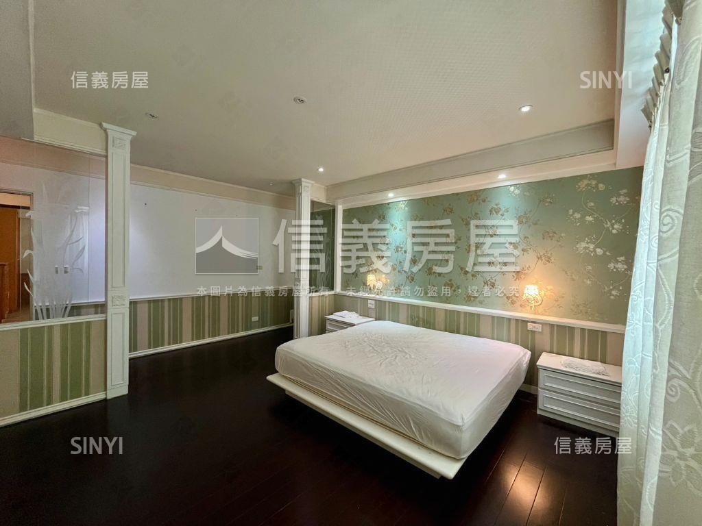 近成大朝南次頂大三房平車房屋室內格局與周邊環境