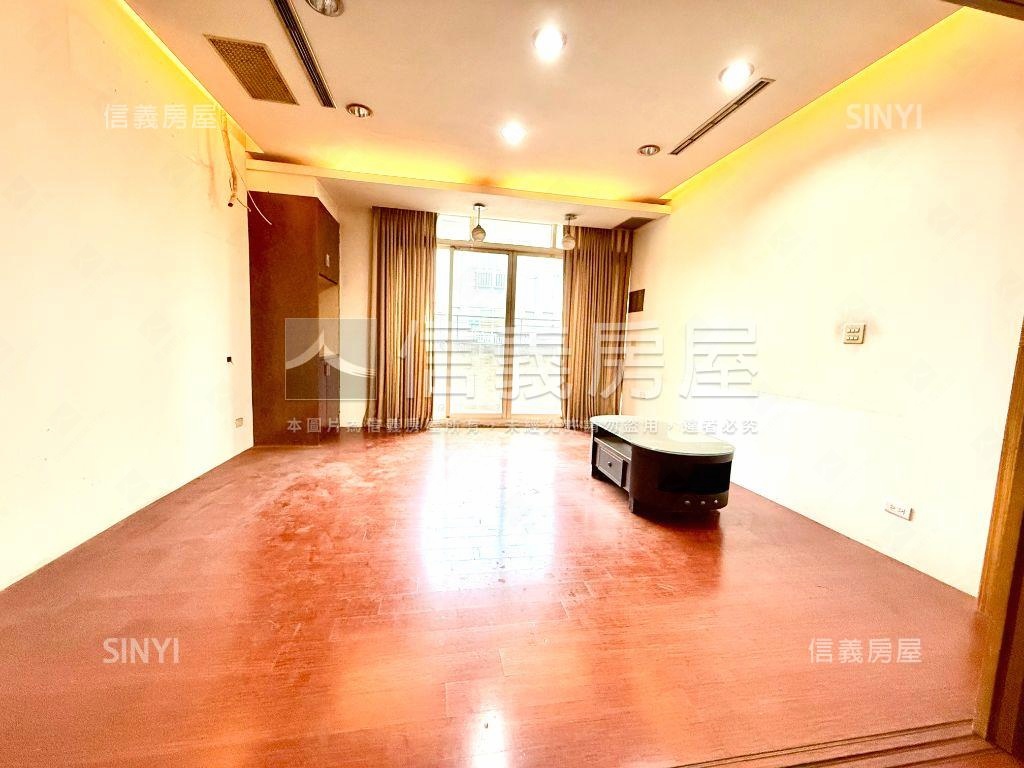 酷潭子熱鬧無抗性透店房屋室內格局與周邊環境