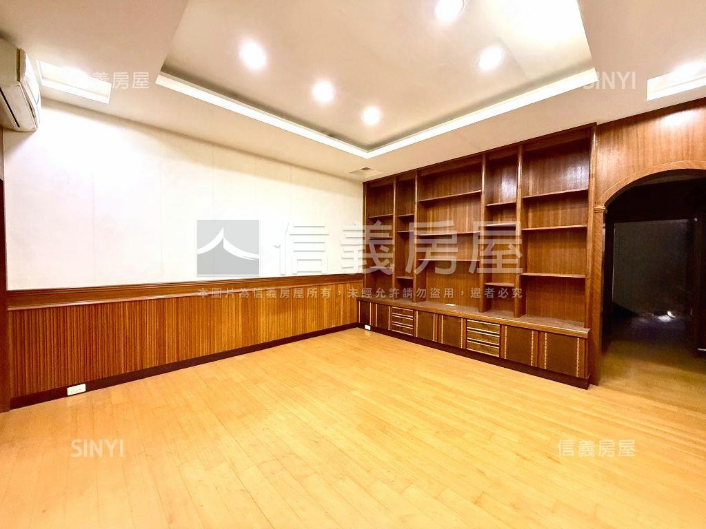 酷潭子熱鬧無抗性透店房屋室內格局與周邊環境