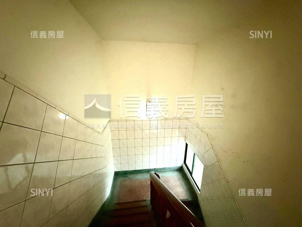 酷潭子熱鬧無抗性透店房屋室內格局與周邊環境