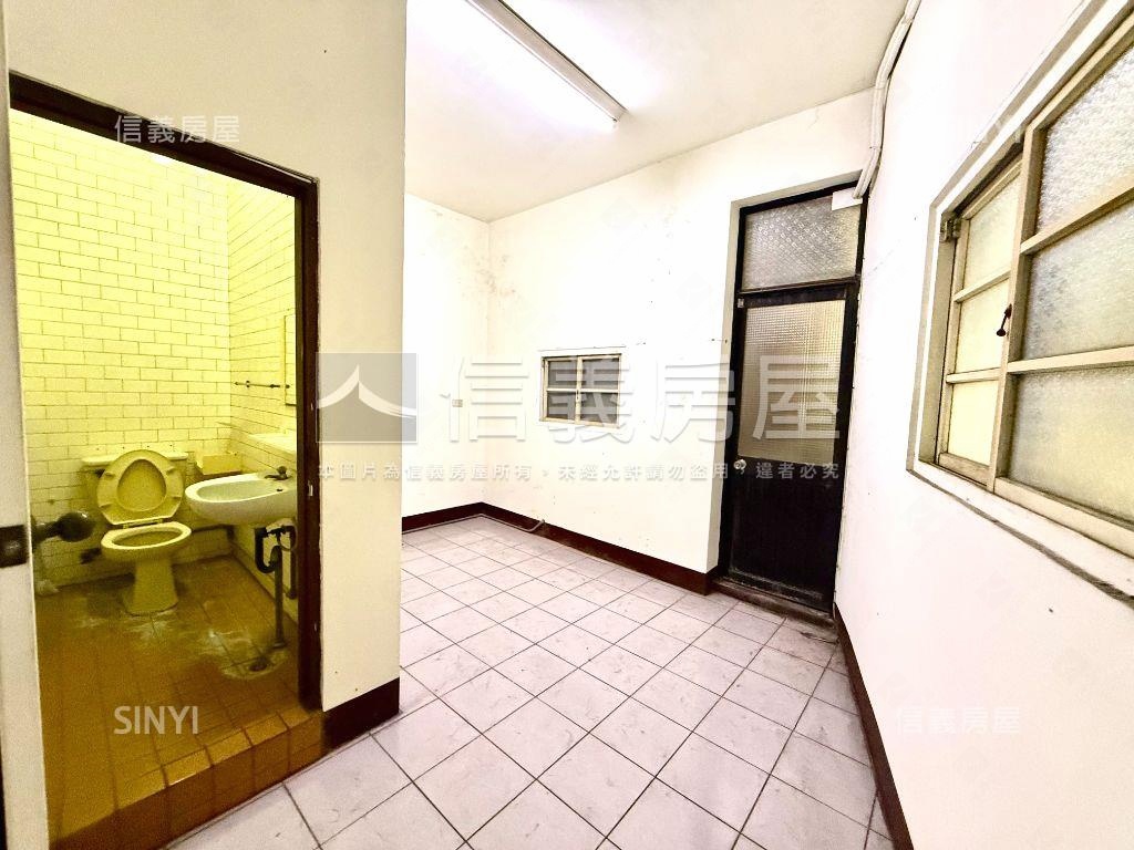 酷潭子熱鬧無抗性透店房屋室內格局與周邊環境