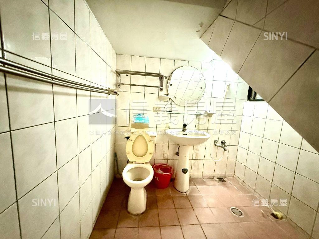 酷潭子熱鬧無抗性透店房屋室內格局與周邊環境