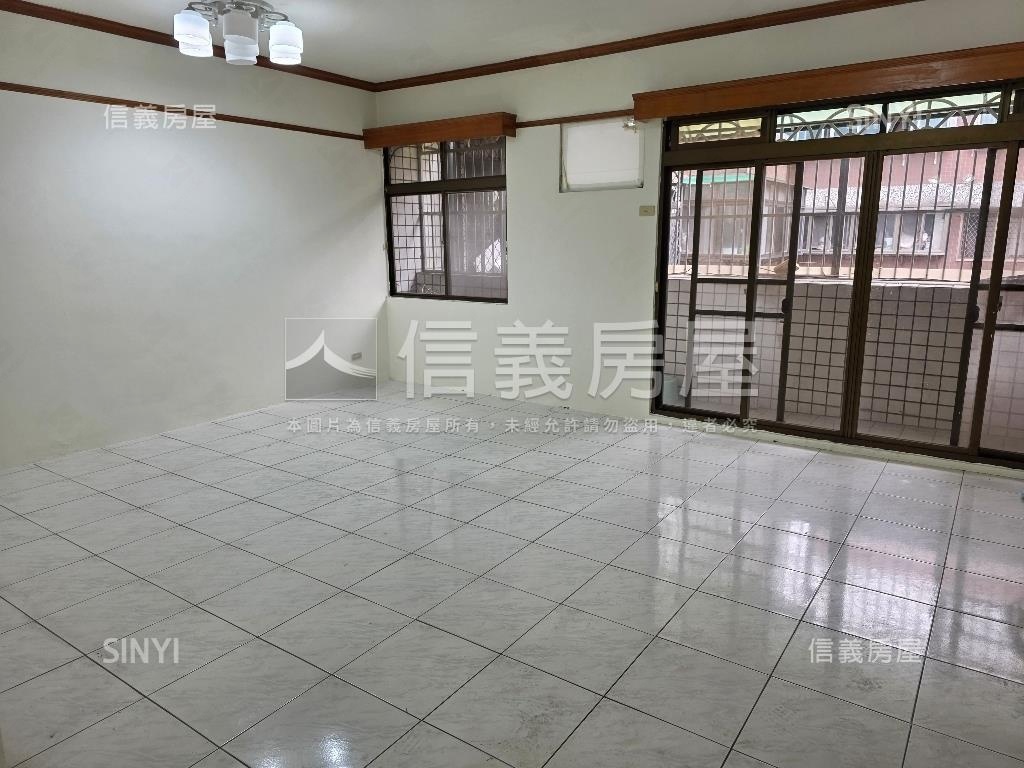 蘆洲總站三房車位房屋室內格局與周邊環境