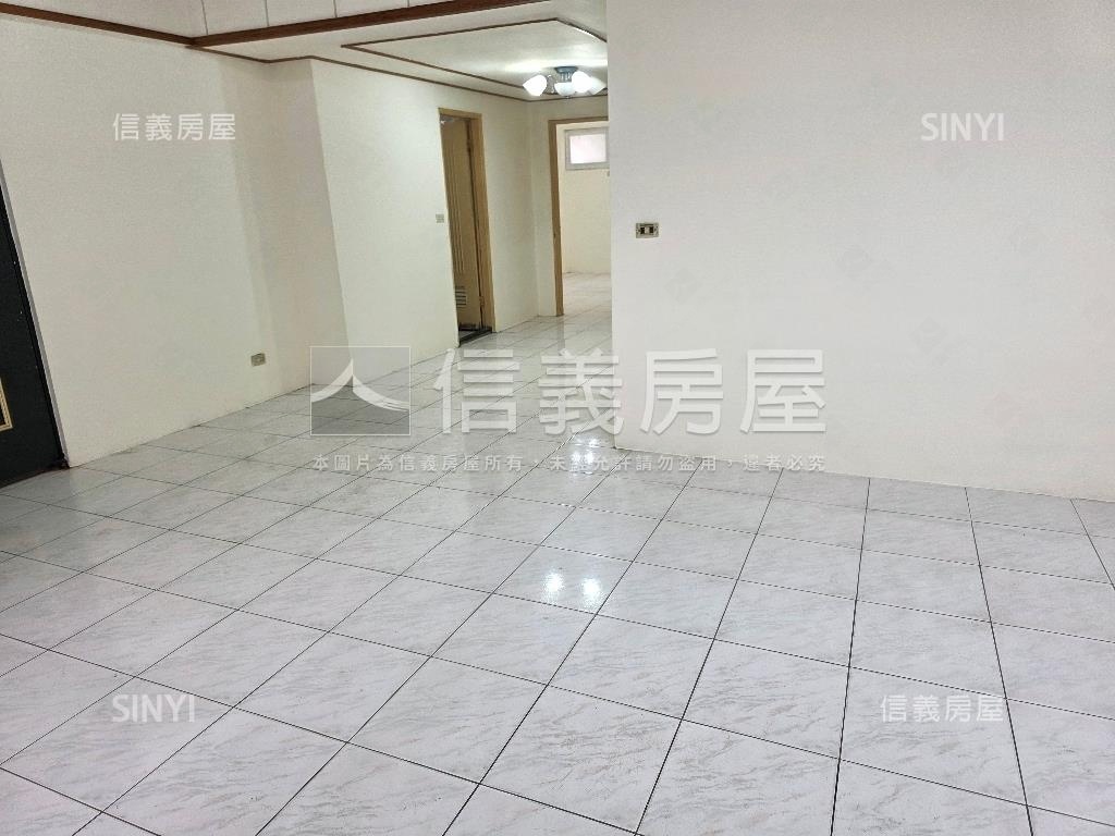 蘆洲總站三房車位房屋室內格局與周邊環境