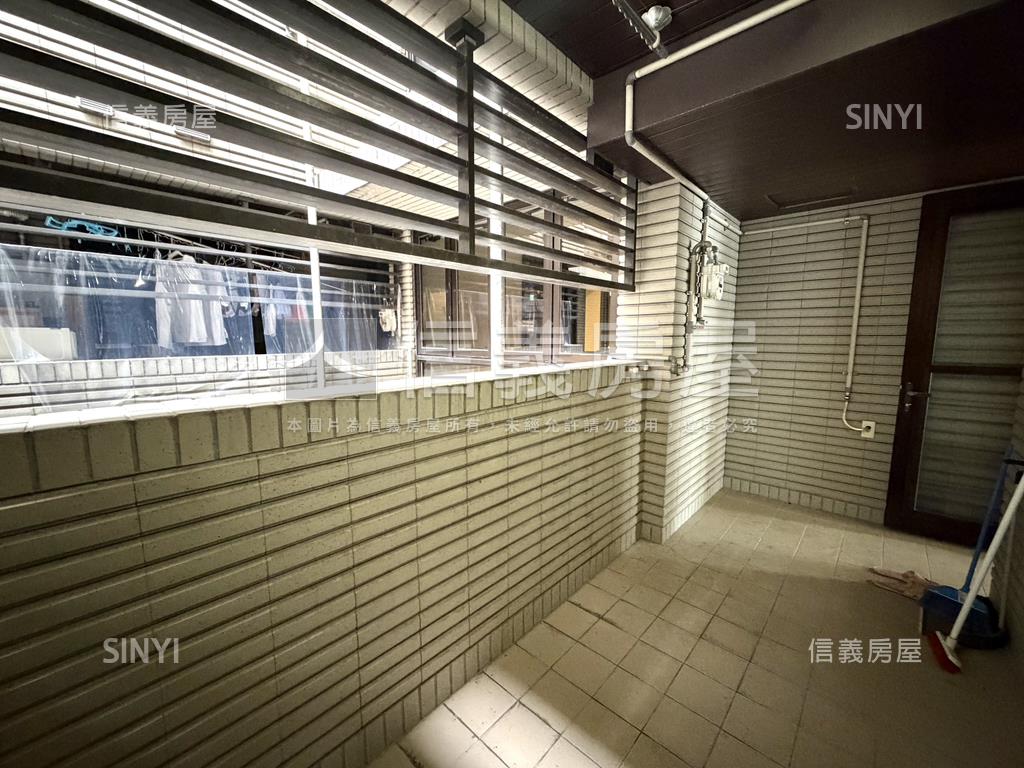 紐約花園高樓邊間三房雙車房屋室內格局與周邊環境