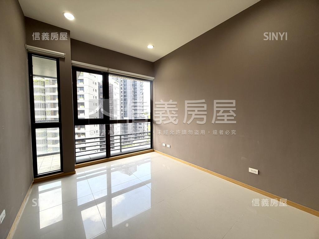 紐約花園高樓邊間三房雙車房屋室內格局與周邊環境