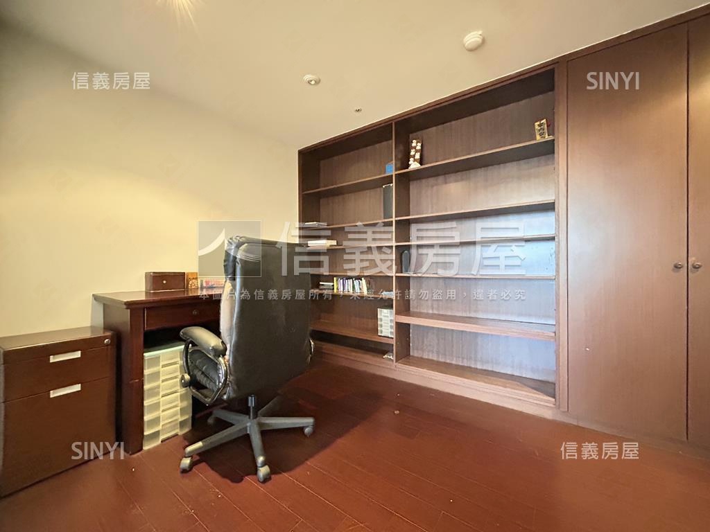 天空之城景觀後棟四房房屋室內格局與周邊環境