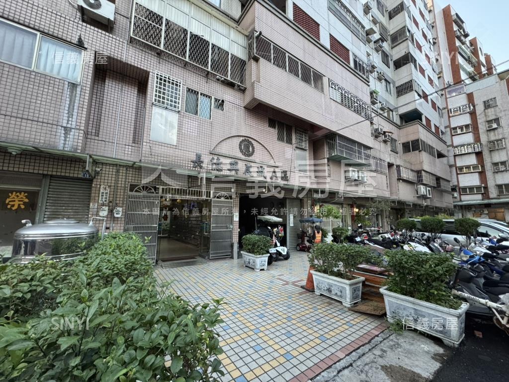 專近市場三房車位８８８萬房屋室內格局與周邊環境