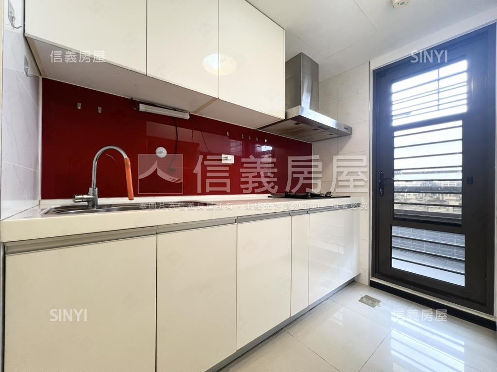 專任一隱次高樓三房車位房屋室內格局與周邊環境