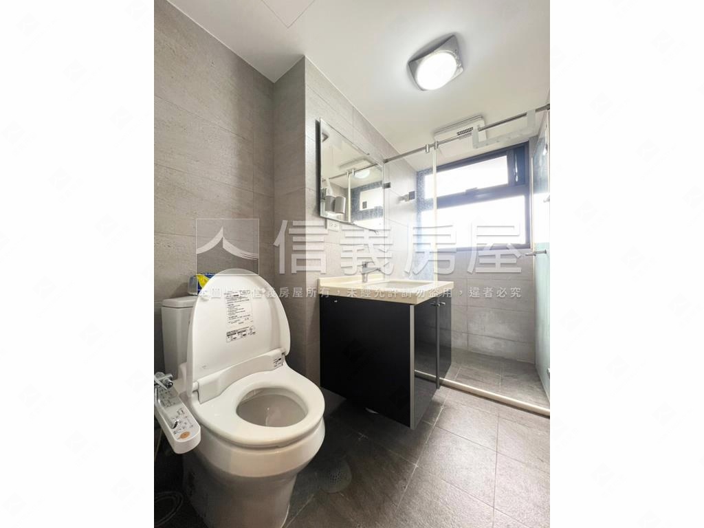 專任一隱次高樓三房車位房屋室內格局與周邊環境