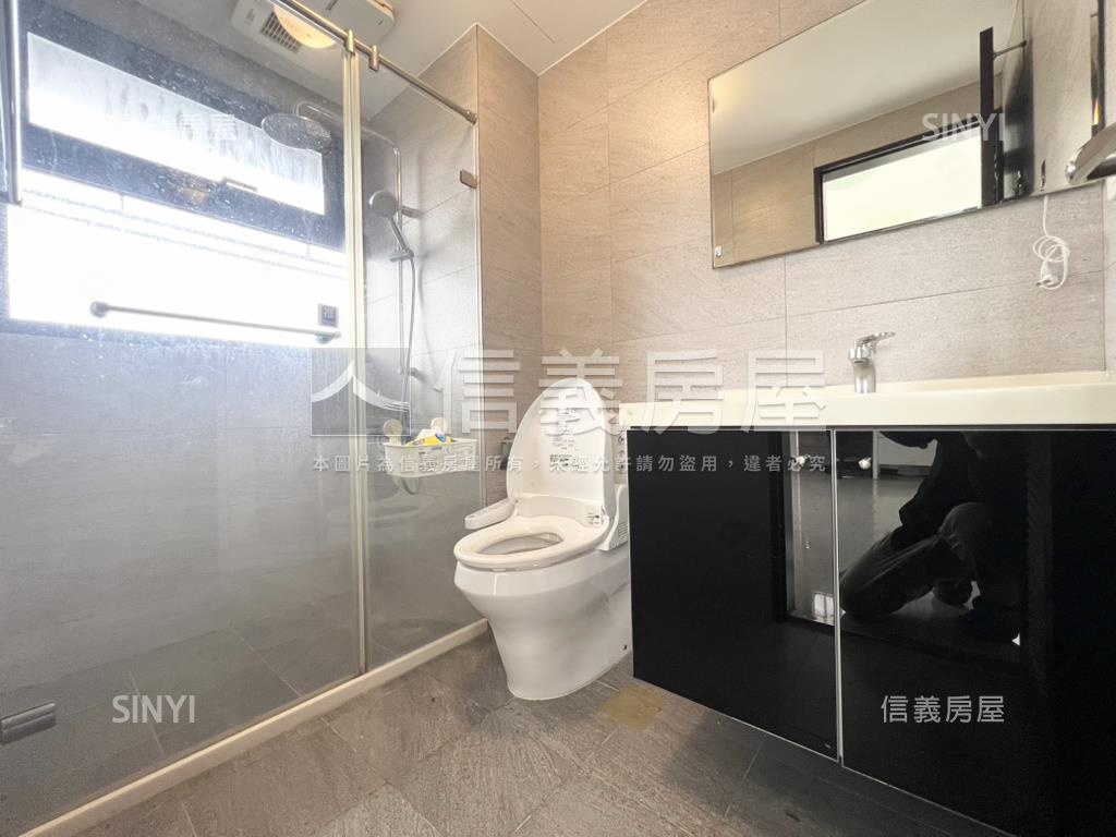 專任一隱次高樓三房車位房屋室內格局與周邊環境