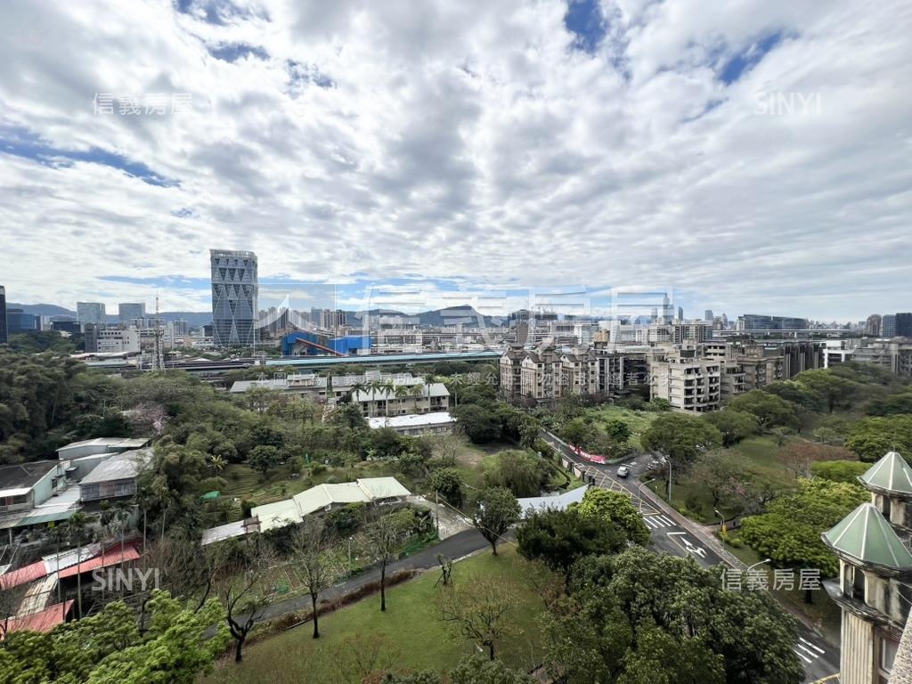 專任一隱次高樓三房車位房屋室內格局與周邊環境