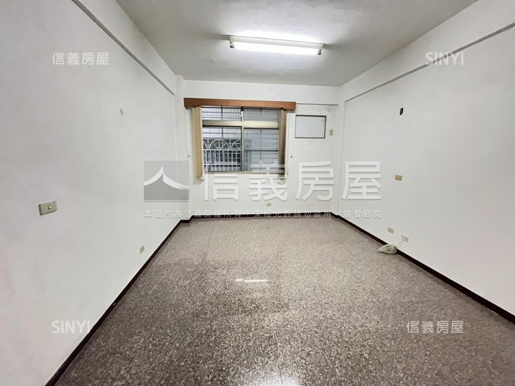 近新堀江商圈中興正街透天房屋室內格局與周邊環境