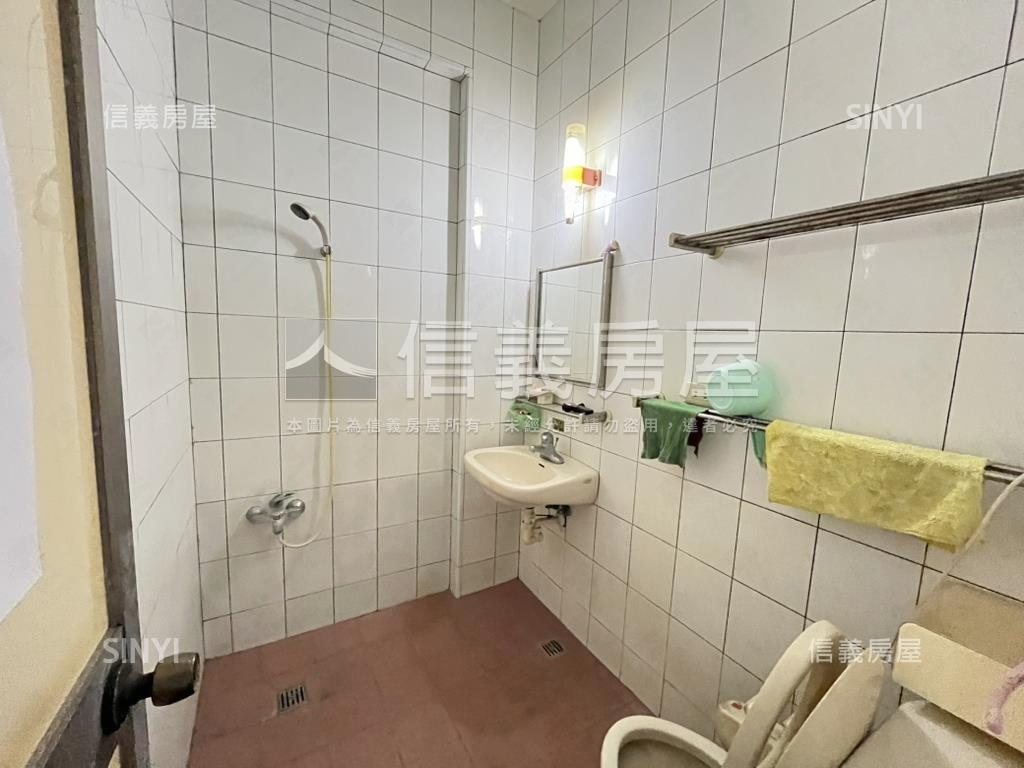 近新堀江商圈中興正街透天房屋室內格局與周邊環境