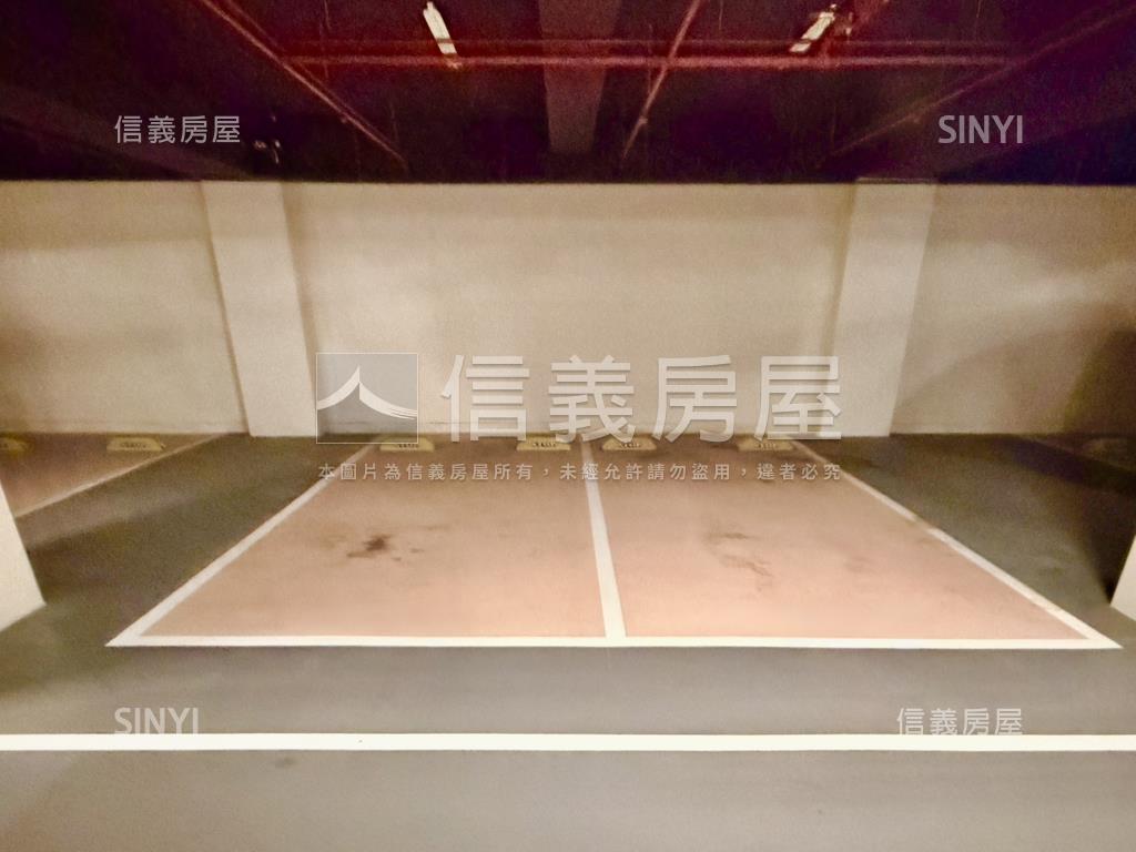 三本公園景觀三房雙車位房屋室內格局與周邊環境