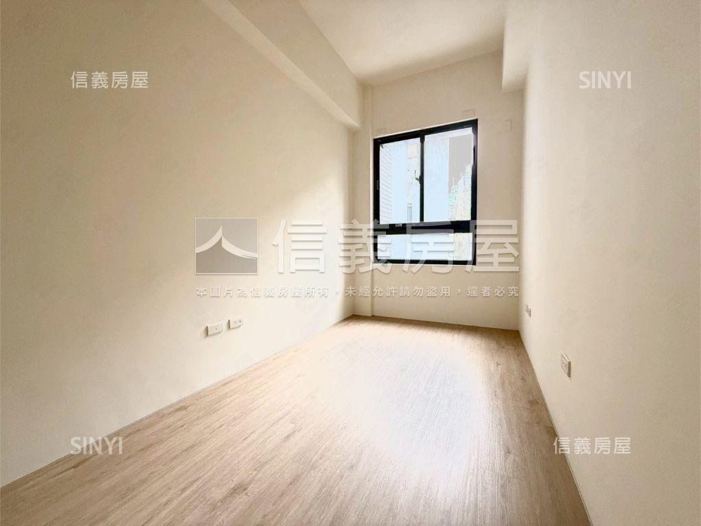 近巨城全新三房平車二樓房屋室內格局與周邊環境