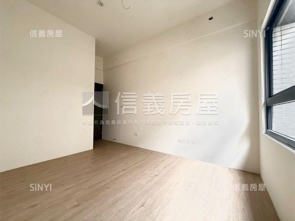 近巨城全新三房平車二樓房屋室內格局與周邊環境