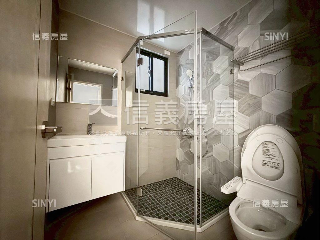 近巨城全新三房平車二樓房屋室內格局與周邊環境
