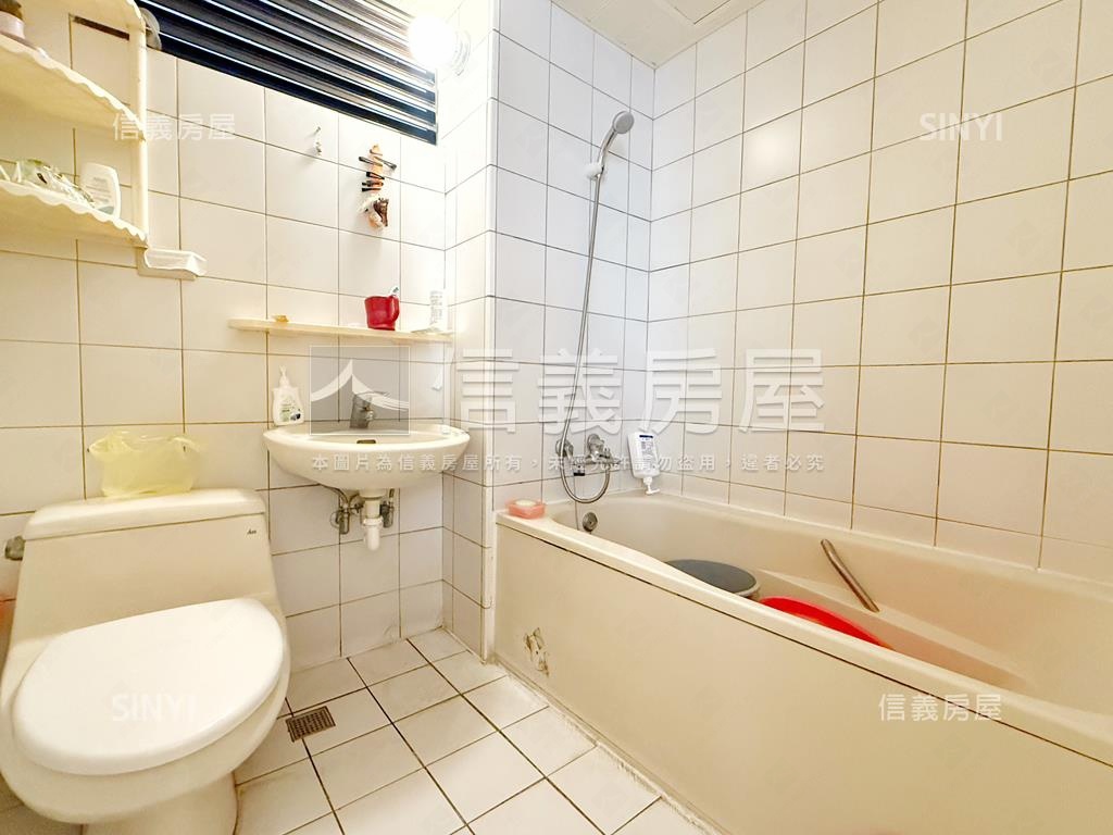 獨家－圓山新城電梯三房房屋室內格局與周邊環境