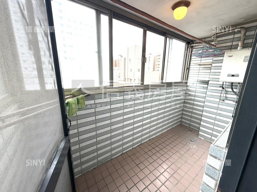 近好市多採光超讚三房車位房屋室內格局與周邊環境