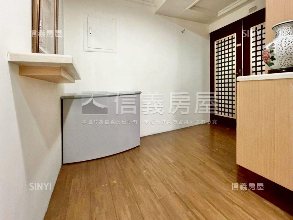 中和站採光好邊間４房車位房屋室內格局與周邊環境