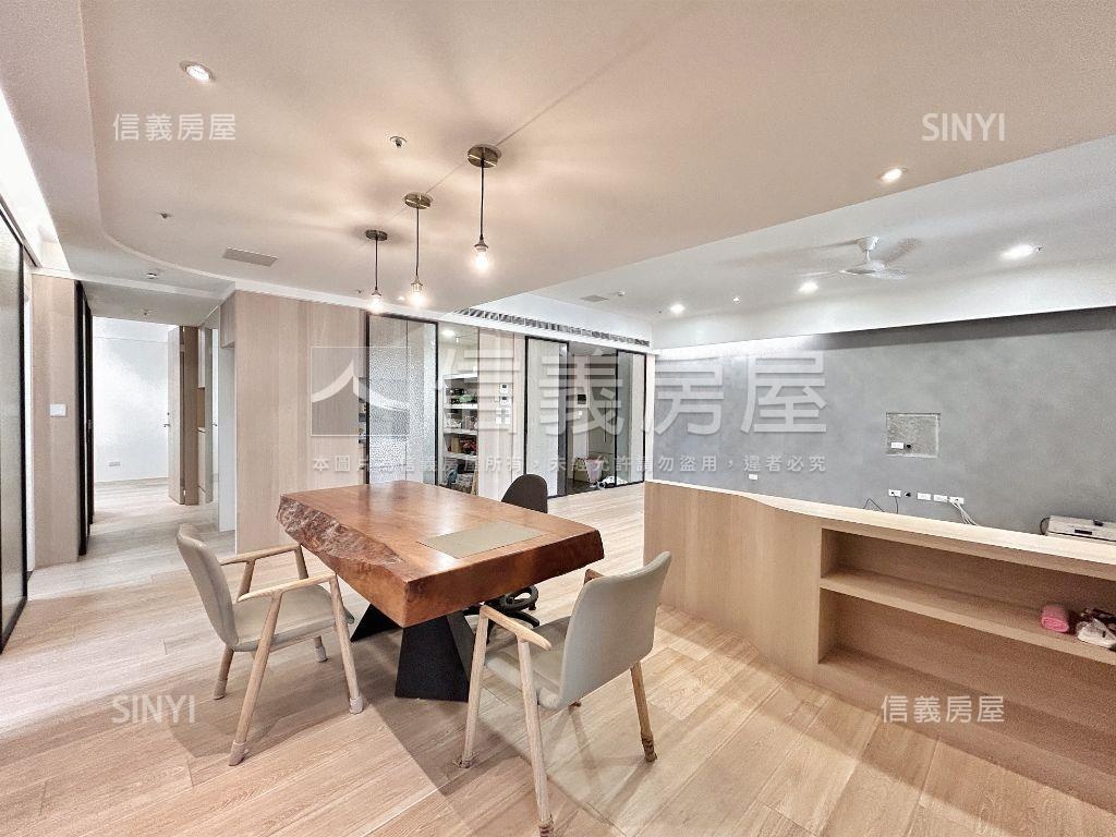 峰盛帝王戶三房車位房屋室內格局與周邊環境