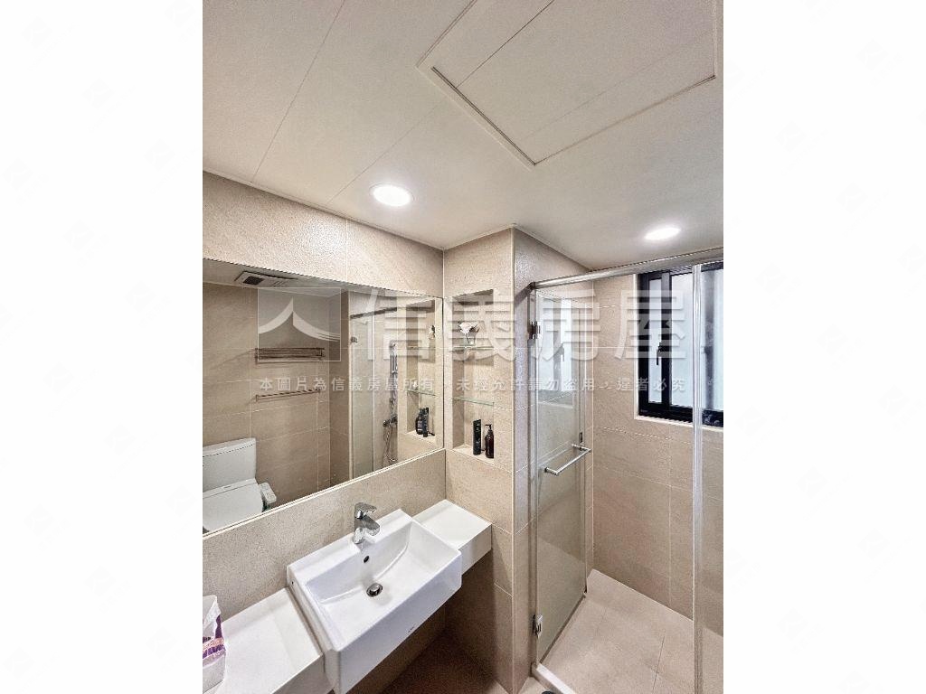 峰盛帝王戶三房車位房屋室內格局與周邊環境