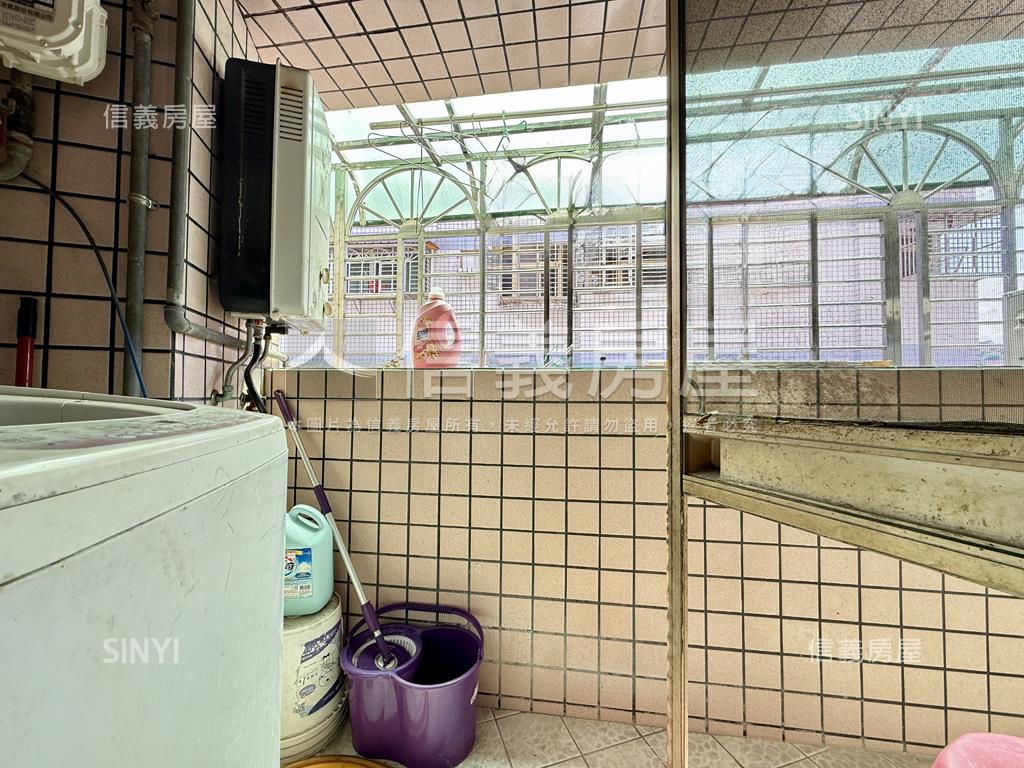 延吉電梯低總價有車位房屋室內格局與周邊環境