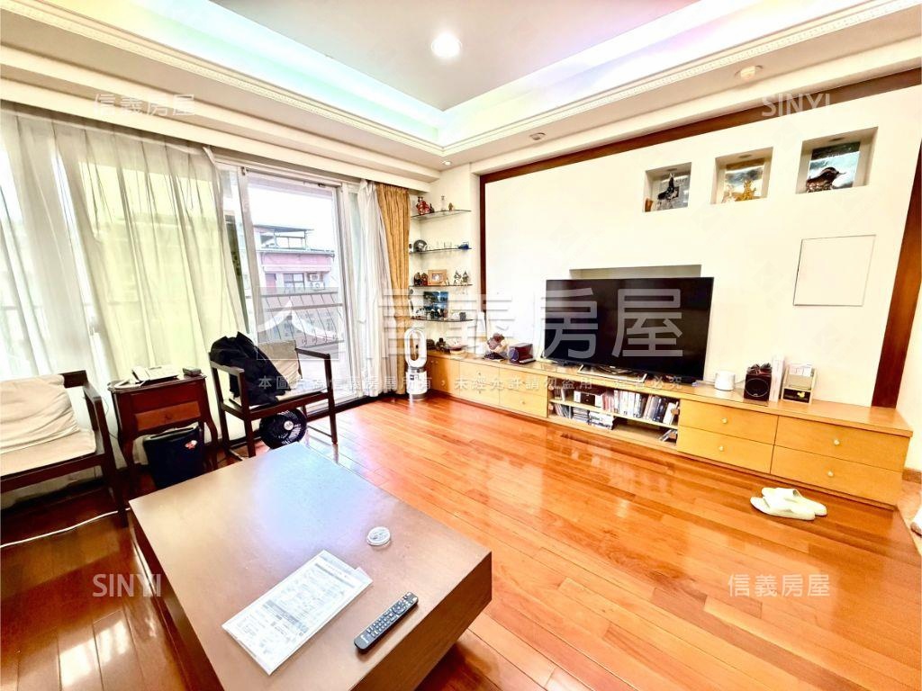 近明德站稀有四房附車位房屋室內格局與周邊環境