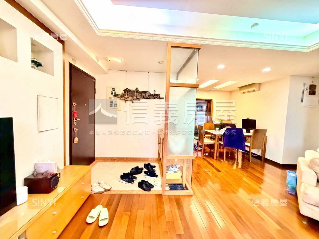 近明德站稀有四房附車位房屋室內格局與周邊環境