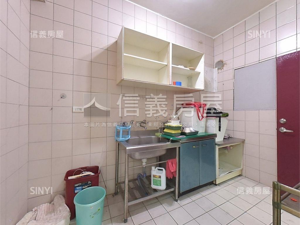 民安店面辦公倉儲住家一樓房屋室內格局與周邊環境