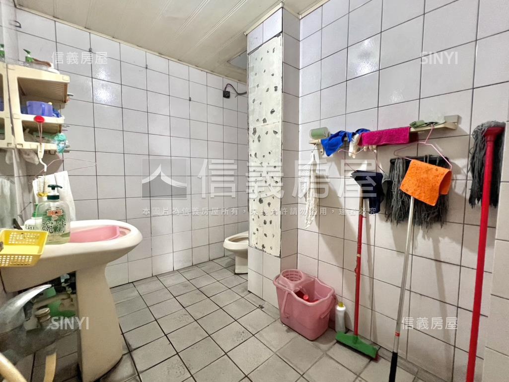歐洲世界稀有樓店房屋室內格局與周邊環境