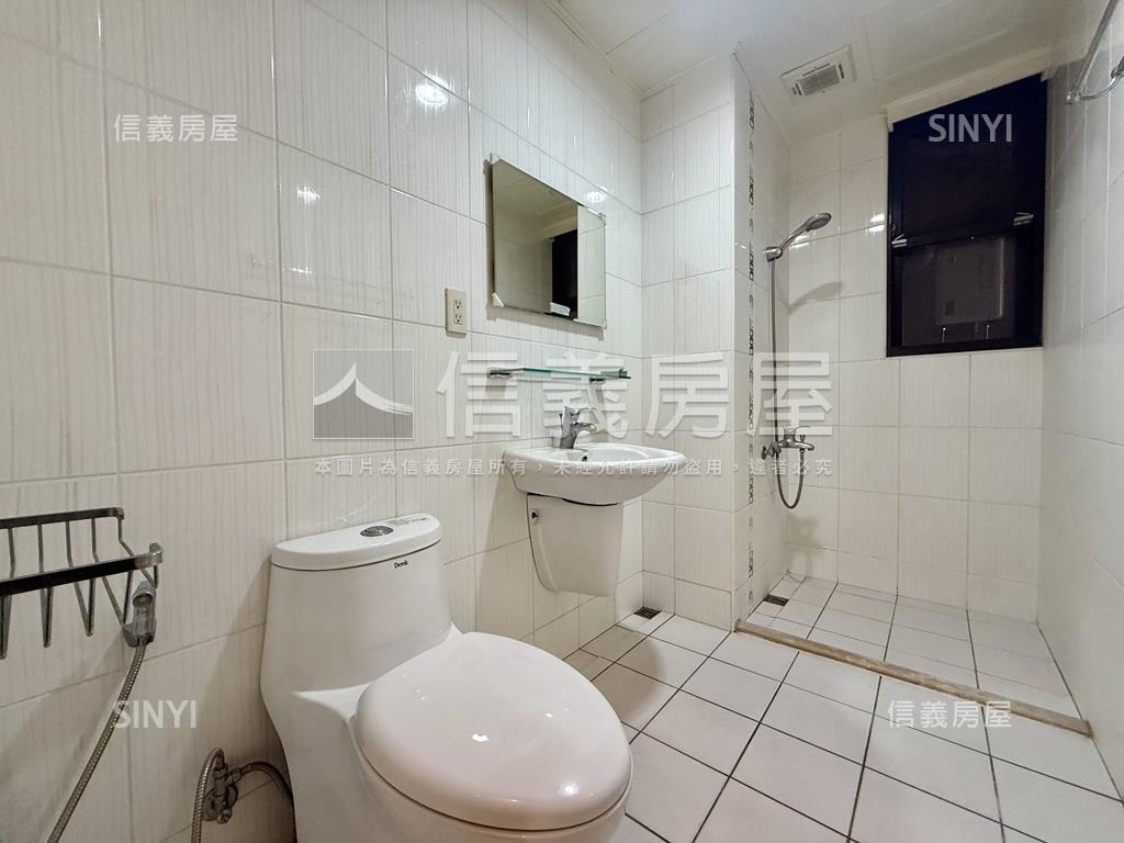 中國醫三房面球場房屋室內格局與周邊環境