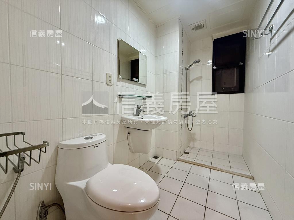 中國醫三房面球場房屋室內格局與周邊環境