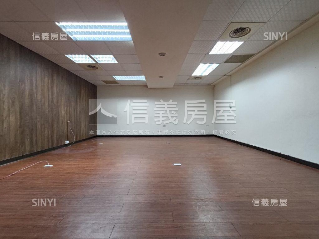 捷運橘線Ｏ９京城財經商辦房屋室內格局與周邊環境