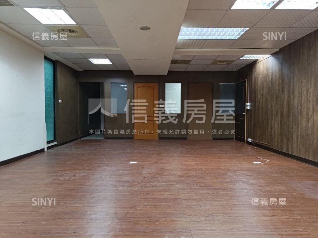 捷運橘線Ｏ９京城財經商辦房屋室內格局與周邊環境