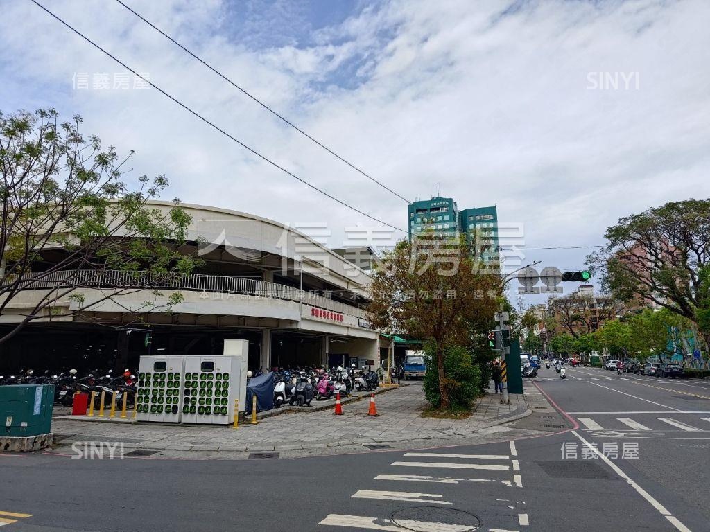 捷運橘線Ｏ９京城財經商辦房屋室內格局與周邊環境