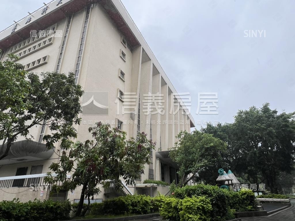 忠孝新生捷運中庭管理三房房屋室內格局與周邊環境