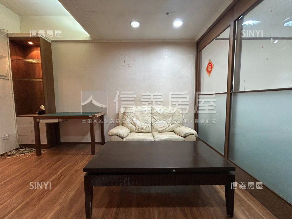 亞灣低總價露臺戶房屋室內格局與周邊環境