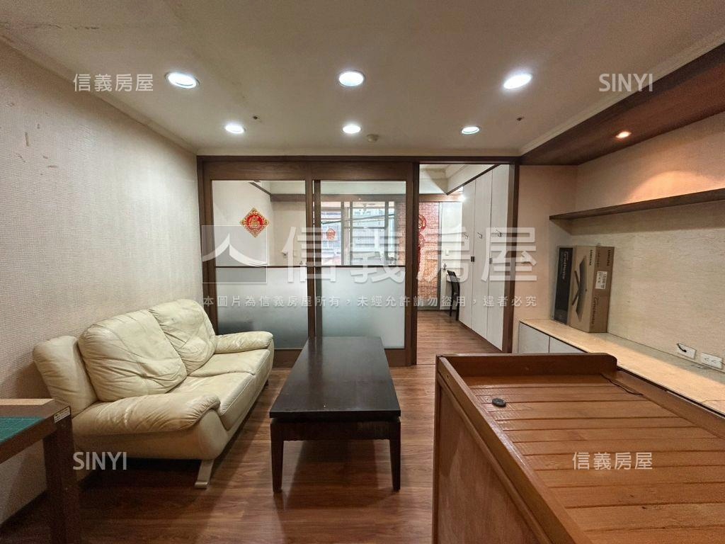 亞灣低總價露臺戶房屋室內格局與周邊環境