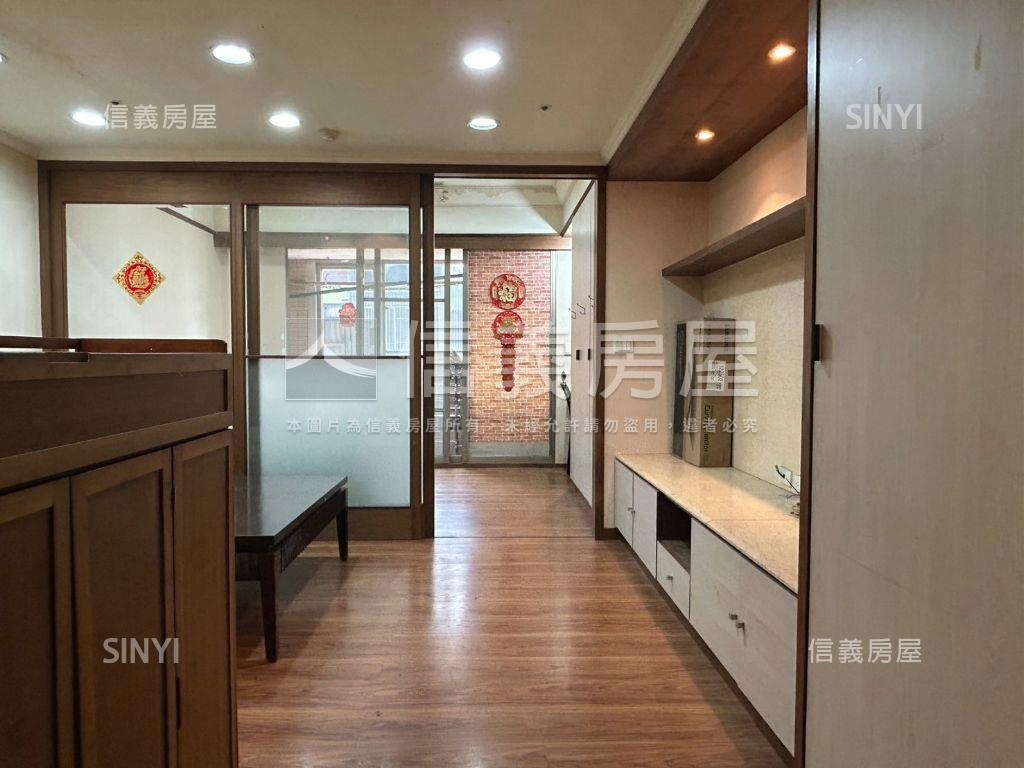 亞灣低總價露臺戶房屋室內格局與周邊環境