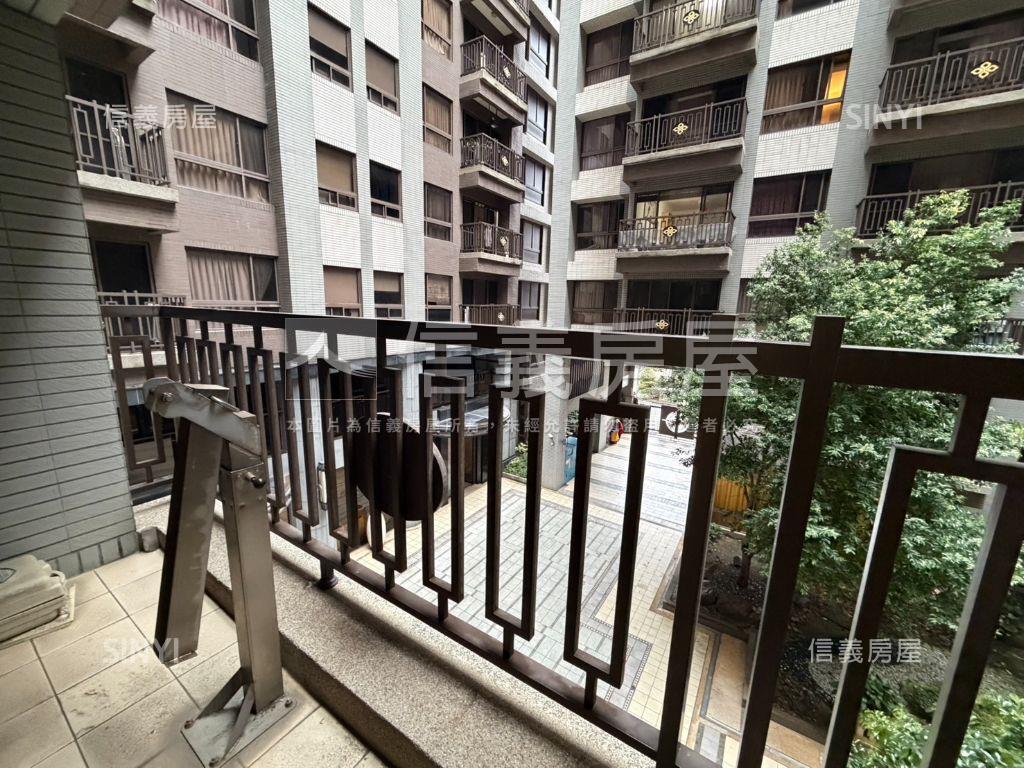 鴻築吾江三房平面車位房屋室內格局與周邊環境