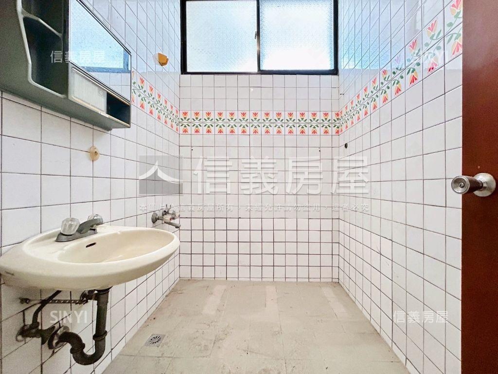 【近１４期】邊間透天別墅房屋室內格局與周邊環境