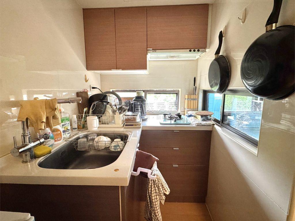 電梯一房即刻入住房屋室內格局與周邊環境