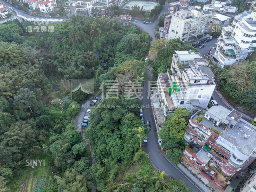 台北市信義區整筆土地房屋室內格局與周邊環境